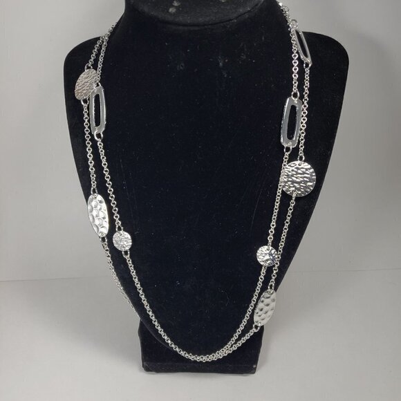 Polished 40" Silver tone Layered Textured, Hammered Discs Hoops Long Necklace - Picture 4 of 9